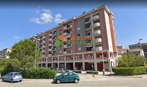 Foto Locale commerciale in Parco dei Pini, Campobasso San Lorenzo di 70 m²