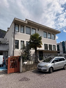 Foto Negozio in via braille, Bolzano Oltrisarco - Aslago di 960 m²
