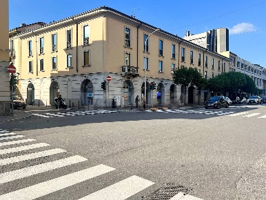 Foto Ufficio in Corso Milano, Monza San Carlo - Stazione di 536 m²