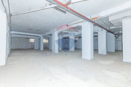 Foto Attività commerciale in viale mario milazzo, Caltagirone Centro