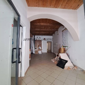 Foto Attività commerciale a Meldola Centro di 60 m² con 2 locali in affitto