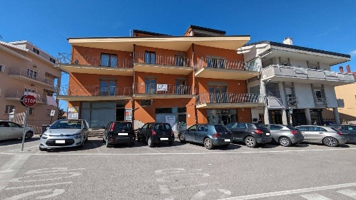 Foto Ufficio in piazza Giuseppe Mazzini, Ariano Irpino di 290 m² in affitto