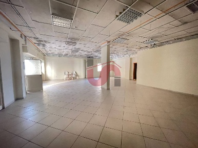 Foto Magazzino in Via Tommaso Bucciano, Benevento Sala, Mellusi di 150 m²
