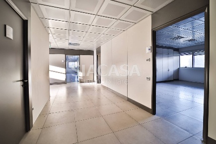 Foto Ufficio a Telgate di 877 m² con 1 locali in affitto