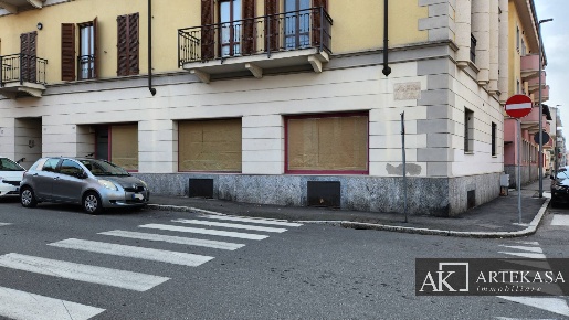 Foto Ufficio in Via Alfieri, Novara San Martino di 120 m² con 2 locali