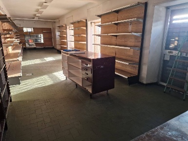 Foto Locale commerciale in Via del Piano, Mele di 85 m² con 2 locali