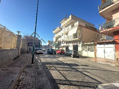 Foto Locale commerciale in via de santis, Casoria Centro di 45 m²