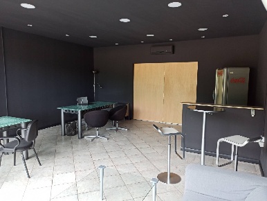 Foto Attività commerciale in via di Mezzo, Calcinaia di 120 m² con 2 locali