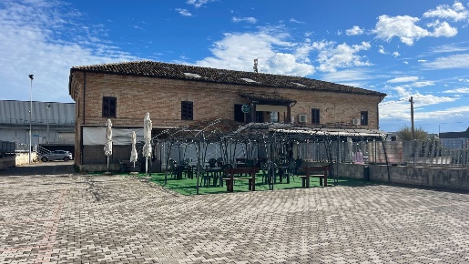 Foto Attività commerciale in Via Pasubio, San Benedetto del Tronto