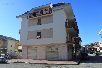 Foto Locale commerciale in Crivelli, Grottammare Centro di 102 m²