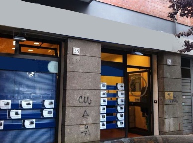 Foto Negozio in Via Adolfo Omodeo, Roma Appio Latino di 40 m² con 2 locali