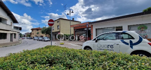 Foto Negozio in VIA ROMA, Nimis Centro di 137 m² con 2 locali in vendita