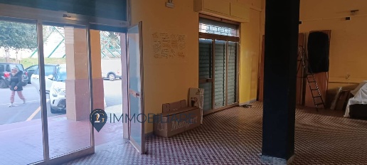 Foto Locale commerciale in Via Romana, Bolano Ceparana Carpena di 95 m²
