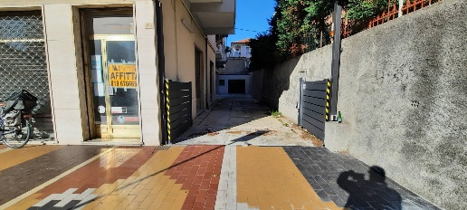 Foto Negozio in Via Aurelia, Loano Centro di 25 m² in vendita