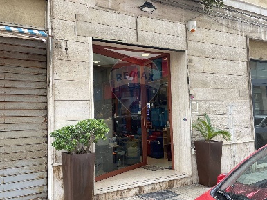 Foto Locale commerciale a Siracusa Gelone - Cadorna di 57 m² con 3 locali