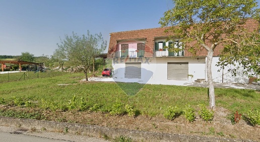 Foto Casa indipendente a Fragneto Monforte di 260 m² con 8 locali