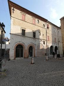 Foto Locale commerciale a Fano Passeggi - Don Gentili di 38 m² con 1 locali