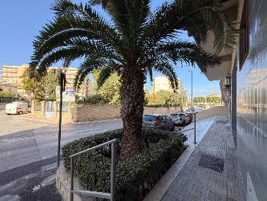 Foto Locale commerciale in Via Servi di Maria, Siracusa Bosco Minniti