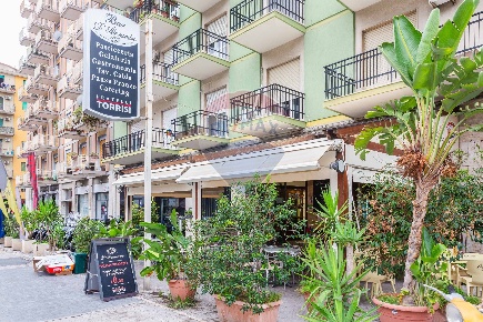 Foto Bar in via renato imbriani, Catania Borgo di 90 m² con 2 locali