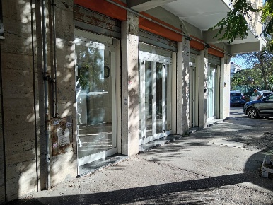 Foto Locale commerciale in Via Federico Paolini, Roma Ostia Levante