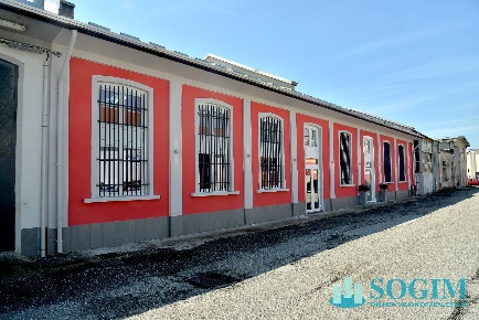 Foto Ufficio in via cimabue, Besana in Brianza Centro di 620 m² in vendita