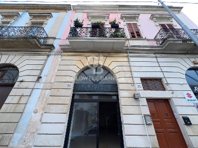 Foto Locale commerciale in Via Gallipoli, Galatina Centro di 98 m²
