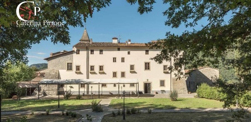 Foto Hotel in frazione San Detole, Dicomano di 3000 m² con 65 locali