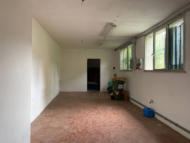Foto Attività commerciale in via nazionale, Lucca Aquilea - Mastiano