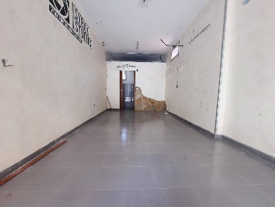 Foto Attività commerciale in VIA DELL'EPOMEO, Napoli Soccavo di 30 m²