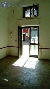 Foto Negozio in VIA PADRE ANTONINO, Sant'Antimo di 24 m² con 1 locali