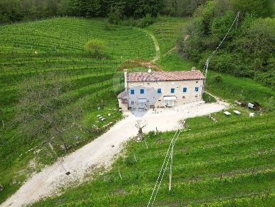 Foto Agriturismo in Via Corrin, Follina di 240 m² con 15 locali in vendita