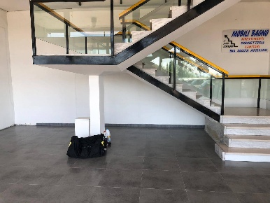 Foto Attività commerciale in via tosco romagnola, Cascina di 600 m²