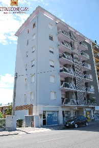 Foto Locale commerciale in viale trieste, Gradisca d'Isonzo Centro di 40 m²