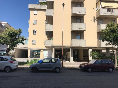 Foto Locale commerciale in VIA NASCI, Vasto di 951 m² in vendita