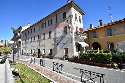 Foto Residence in Via San Carlo, Arona Centro di 900 m² con 20 locali