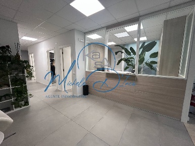 Foto Ufficio in via schiavonia, Treviso San Nicolò di 195 m² con 7 locali