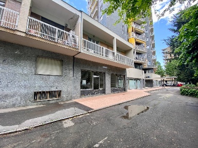 Foto Negozio in Via Onorato Vigliani, Torino di 100 m² con 3 locali