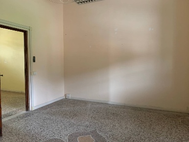 Foto Ufficio in via della stazione, Lucca Balbano di 100 m² con 5 locali
