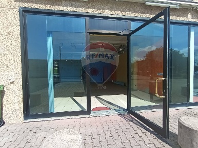 Foto Negozio a Lucca San Vito di 105 m² in affitto