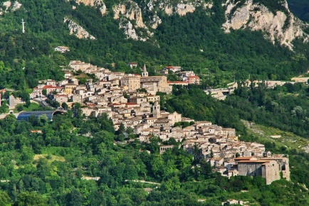Foto Attività commerciale in contrada canale, Caramanico Terme Centro