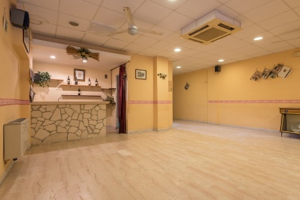 Foto Attività commerciale in contrada canale, Caramanico Terme Centro