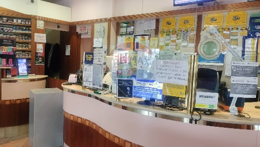 Foto Attività commerciale in piazza cavour, Casteggio Centro di 100 m²