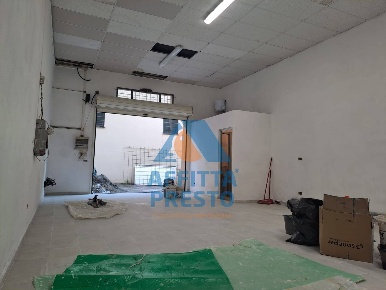Foto Attività commerciale a Empoli di 120 m² con 2 locali in affitto