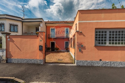 Foto Ufficio in VIA SARDEGNA, Busto Arsizio Frati di 200 m² con 5 locali