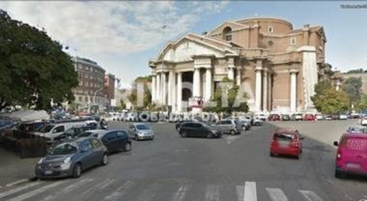 Foto Attività commerciale in Piazza Euclide, Roma Euclide di 270 m²
