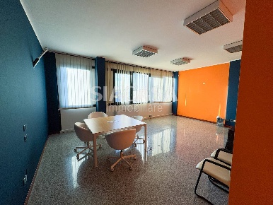 Foto Ufficio a Cernusco sul Naviglio Centro di 110 m² con 3 locali
