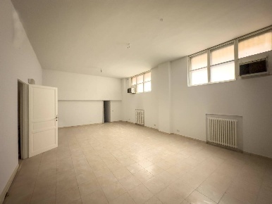 Foto Magazzino in Via Cesare Lombroso, Torino San Salvario - Baretti