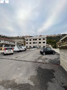 Foto Locale commerciale in VIA VARIANTE, Ariano Irpino di 700 m² in vendita