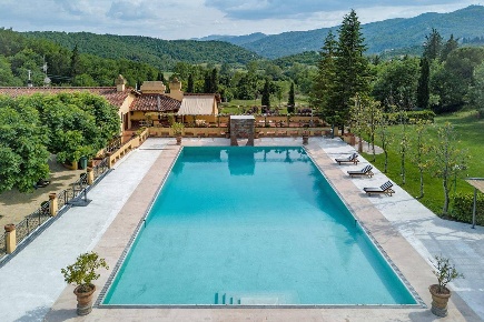 Foto Attività commerciale a Bagno a Ripoli di 1164 m² con 11 locali