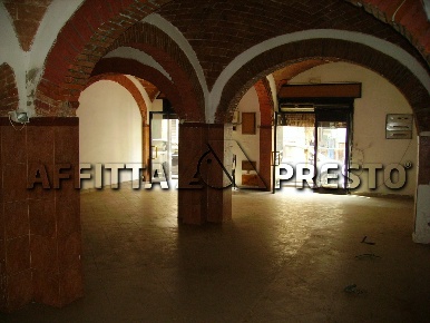 Foto Attività commerciale a Livorno di 110 m² in affitto